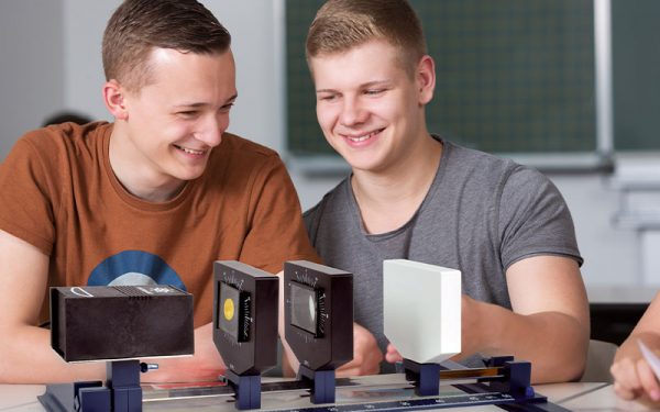 4_Physik_Startseite-800×500-1-600×375